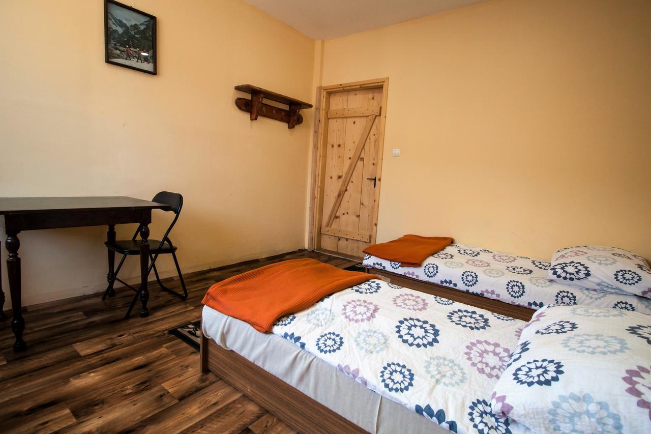 Kremenaros Hostel Ustrzyki Gorne Exterior photo